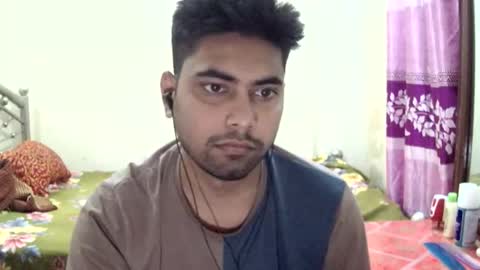 Snapshot of birbikrom104 chatting on May 28, 2026, 7:05 am birbikrom104 online show from May 28, 2026, 7:05 am