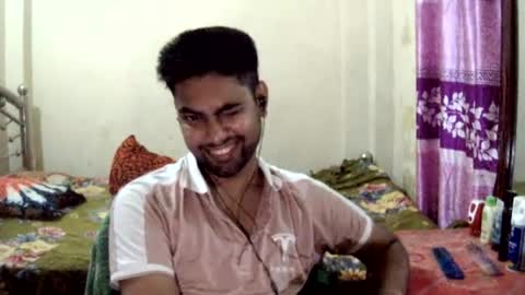Snapshot of birbikrom104 chatting on June 19, 2026, 5:17 pm birbikrom104 online show from June 19, 2026, 5:17 pm