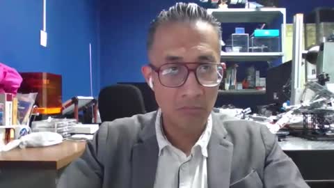 Snapshot of bisexmangenx chatting on May 18, 2026, 11:32 pm Manu O online show from May 18, 2026, 11:32 pm
