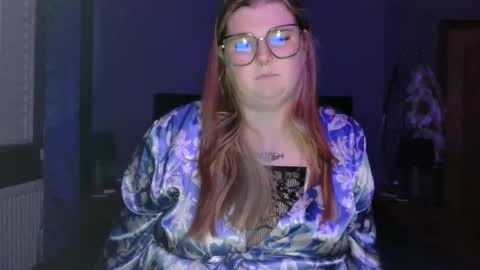 bitch_kittiexo online show from January 1, 2025, 9:52 pm