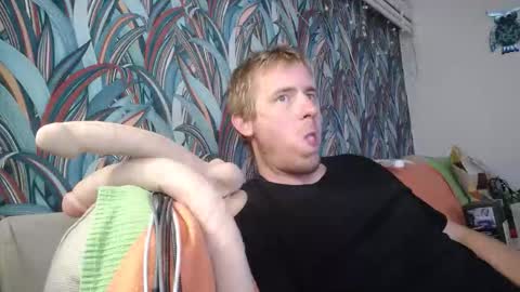 Snapshot of bizoukey15 chatting on September 8, 2025, 8:30 pm bizoukey15 online show from September 8, 2025, 8:30 pm