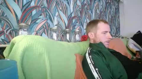 Snapshot of bizoukey15 chatting on September 25, 2025, 10:46 pm bizoukey15 online show from September 25, 2025, 10:46 pm