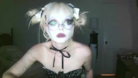 vampire fang  online show from July 5, 2026, 7:15 am
