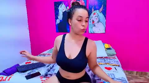 Snapshot of black_and_whithexx chatting on July 8, 2026, 6:56 pm black and white online show from July 8, 2026, 6:56 pm