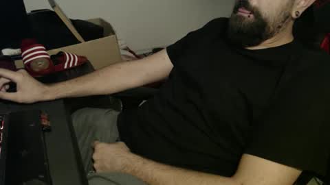 Snapshot of black_beard_slides chatting on September 14, 2025, 12:26 pm black_beard_slides online show from September 14, 2025, 12:26 pm