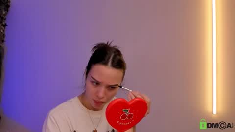 Jenny online show from October 14, 2025, 9:43 am