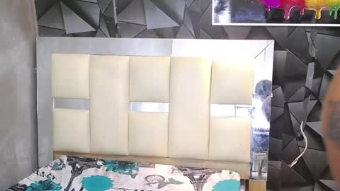 black_king_241 online show from February 1, 2025, 8:58 pm