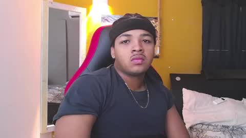 black_king_241 online show from February 14, 2025, 2:12 pm