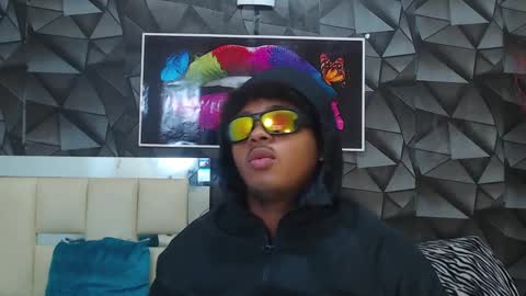 black_king_241 online show from February 19, 2025, 2:44 pm