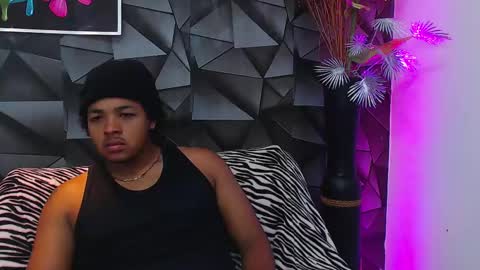 black_king_241 online show from February 20, 2025, 12:25 pm