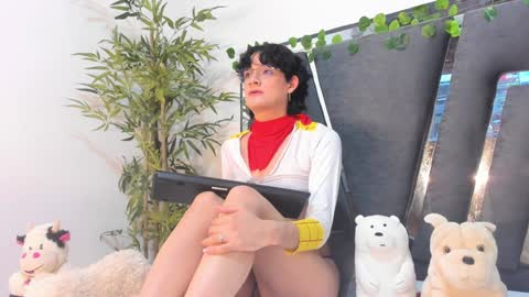 Snapshot of black_rose02 chatting on January 31, 2025, 2:39 pm B L A C K R O S E online show from January 31, 2025, 2:39 pm