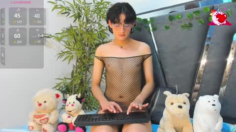 Snapshot of black_rose02 chatting on February 2, 2025, 11:51 am B L A C K R O S E online show from February 2, 2025, 11:51 am