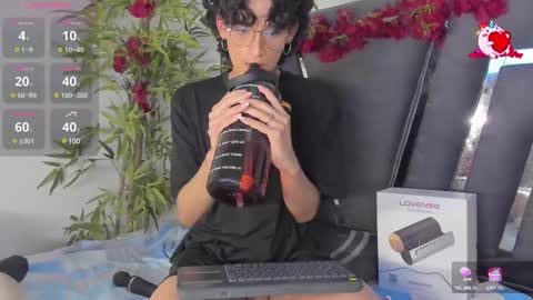 Snapshot of black_rose02 chatting on February 21, 2025, 5:42 pm B L A C K R O S E online show from February 21, 2025, 5:42 pm