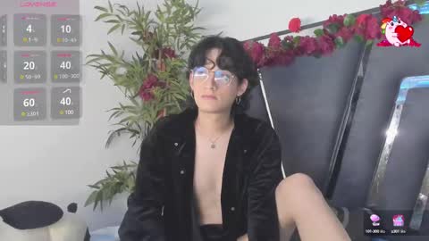 Snapshot of black_rose02 chatting on March 1, 2025, 2:44 pm B L A C K R O S E online show from March 1, 2025, 2:44 pm
