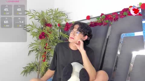Snapshot of black_rose02 chatting on March 7, 2025, 2:34 pm B L A C K R O S E online show from March 7, 2025, 2:34 pm