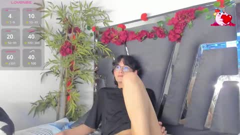 Snapshot of black_rose02 chatting on March 9, 2025, 5:49 pm B L A C K R O S E online show from March 9, 2025, 5:49 pm