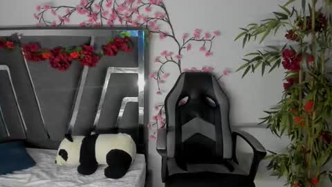 Snapshot of black_rose02 chatting on September 19, 2025, 11:33 am B L A C K R O S E online show from September 19, 2025, 11:33 am