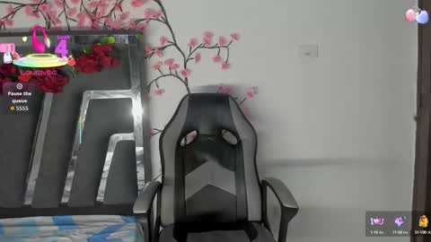 Snapshot of black_rose02 chatting on October 13, 2025, 11:32 am B L A C K R O S E online show from October 13, 2025, 11:32 am