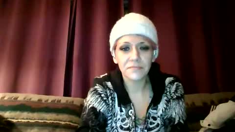 Purplelilly82 online show from November 28, 2025, 9:34 am