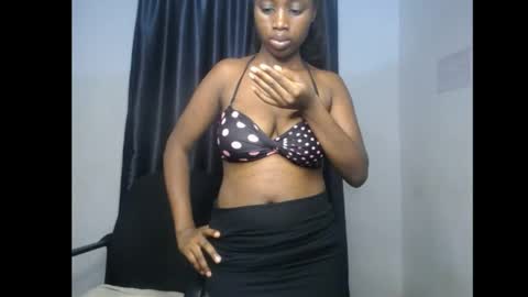 Snapshot of blackbeauty60 chatting on April 15, 2026, 7:58 pm lela online show from April 15, 2026, 7:58 pm