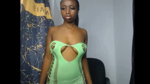 Snapshot of blackbeauty60 chatting on April 25, 2026, 6:05 pm lela online show from April 25, 2026, 6:05 pm