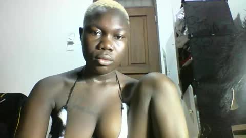 blackmarvel02 online show from December 1, 2025, 4:06 am