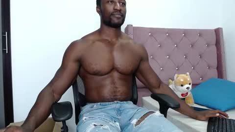 Twtter 1MikeBeckford            Onlyfns beckfordmike online show from February 28, 2025, 2:09 am