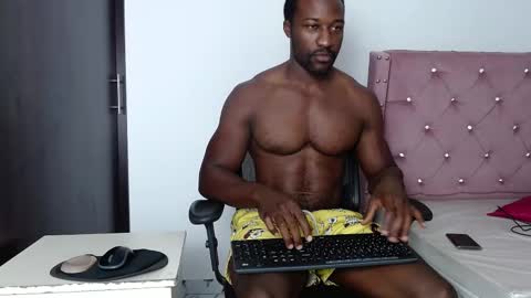 Twtter 1MikeBeckford            Onlyfns beckfordmike online show from March 5, 2025, 12:55 pm