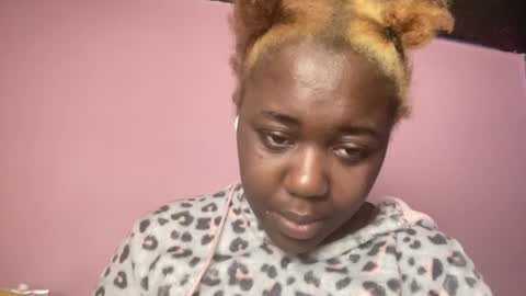 Snapshot of blackqueen888 chatting on November 19, 2025, 12:05 pm blackqueen888 online show from November 19, 2025, 12:05 pm