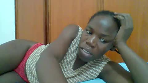 Snapshot of blacksexygal chatting on December 16, 2025, 8:14 pm SARAH online show from December 16, 2025, 8:14 pm
