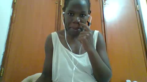 Snapshot of blacksexygal chatting on December 19, 2025, 11:34 pm SARAH online show from December 19, 2025, 11:34 pm