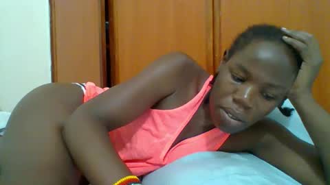 Snapshot of blacksexygal chatting on December 23, 2025, 7:39 am SARAH online show from December 23, 2025, 7:39 am