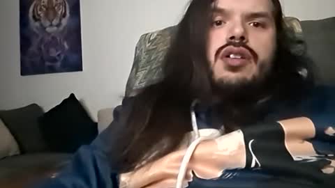 Black wolf online show from February 15, 2025, 5:41 am