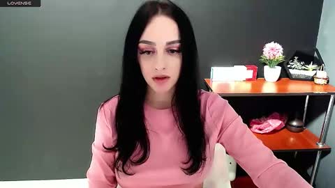 Snapshot of blacky_berry chatting on December 2, 2024, 4:31 pm Ivy online show from December 2, 2024, 4:31 pm