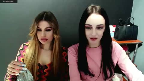 Snapshot of blacky_berry chatting on December 24, 2024, 2:33 pm Ivy online show from December 24, 2024, 2:33 pm