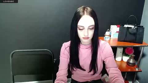 Snapshot of blacky_berry chatting on December 24, 2024, 5:34 pm Ivy online show from December 24, 2024, 5:34 pm