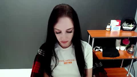 Snapshot of blacky_berry chatting on January 6, 2025, 4:23 pm Ivy online show from January 6, 2025, 4:23 pm