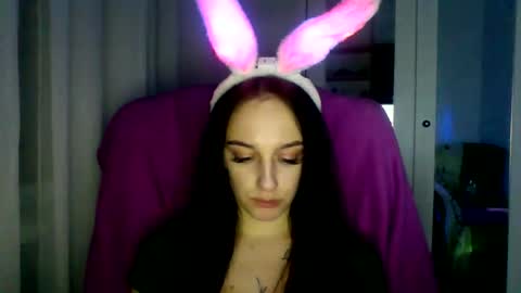 Snapshot of blacky_berry chatting on January 12, 2025, 6:38 pm Ivy online show from January 12, 2025, 6:38 pm