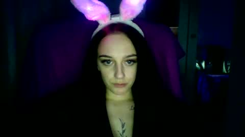 Snapshot of blacky_berry chatting on January 12, 2025, 10:01 pm Ivy online show from January 12, 2025, 10:01 pm