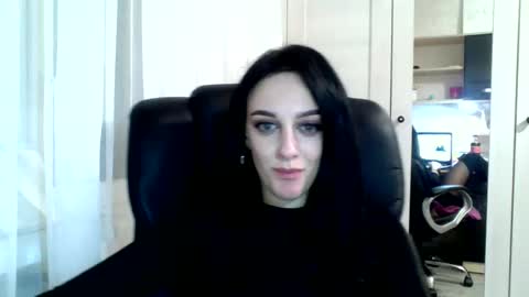 Snapshot of blacky_berry chatting on January 18, 2025, 11:33 pm Ivy online show from January 18, 2025, 11:33 pm