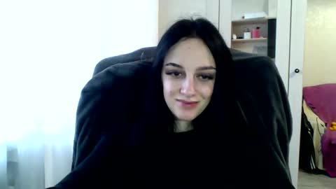 Snapshot of blacky_berry chatting on January 28, 2025, 2:31 pm Ivy online show from January 28, 2025, 2:31 pm