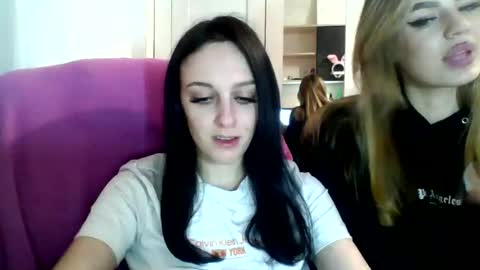 Snapshot of blacky_berry chatting on February 4, 2025, 7:33 pm Ivy online show from February 4, 2025, 7:33 pm