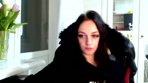 Snapshot of blacky_berry chatting on March 12, 2025, 8:20 pm Ivy online show from March 12, 2025, 8:20 pm