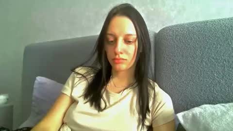 Snapshot of blacky_berry chatting on September 15, 2025, 10:04 am Ivy online show from September 15, 2025, 10:04 am