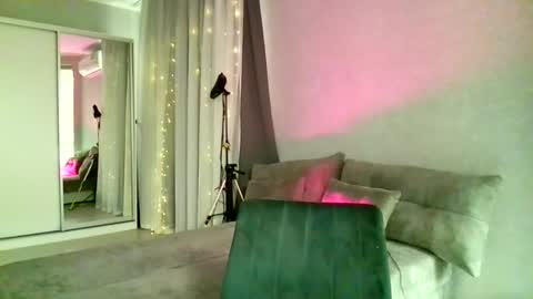 Snapshot of blacky_berry chatting on October 2, 2025, 11:39 am Ivy online show from October 2, 2025, 11:39 am