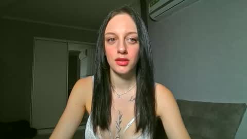 Snapshot of blacky_berry chatting on October 22, 2025, 3:51 am Ivy online show from October 22, 2025, 3:51 am