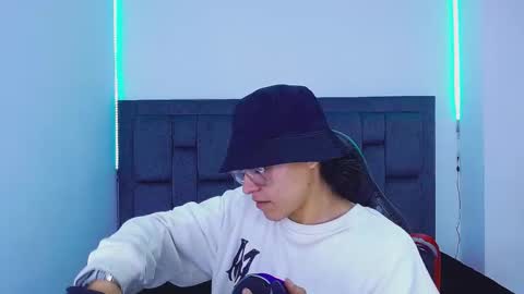 blade_sensual online show from October 19, 2025, 8:26 am