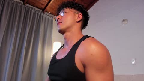 Snapshot of blake_levi chatting on December 27, 2024, 4:47 am Blake Levi Independent Model online show from December 27, 2024, 4:47 am