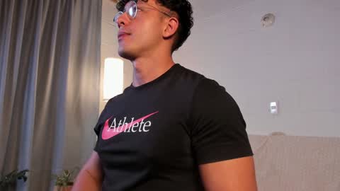 Snapshot of blake_levi chatting on December 28, 2024, 4:19 am Blake Levi Independent Model online show from December 28, 2024, 4:19 am