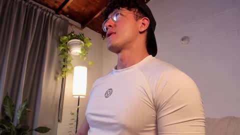 Snapshot of blake_levi chatting on March 2, 2025, 11:53 pm Blake Levi Independent Model online show from March 2, 2025, 11:53 pm